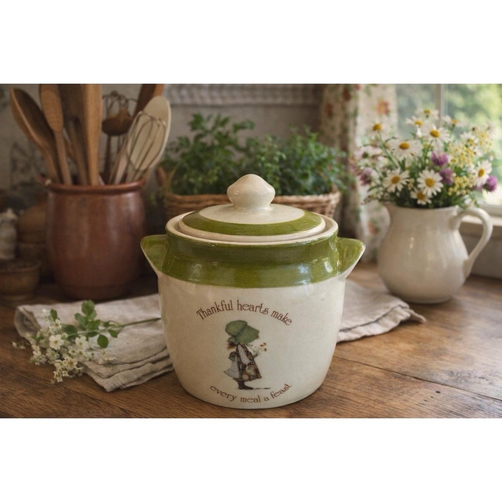 Vintage 1980's Holly Hobbie Country Living Crock w Lid Thankful Hearts Cottageco